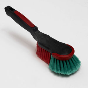 This Vikan 524652 soft hand brush is ideal for all kind of sensitive surfaces onboard. Vikan high quality tools are favored by professionals.